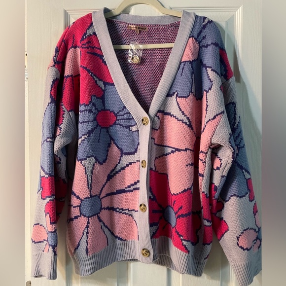 Hayes floral oversized button down cardigan (size small) - Picture 2 of 2